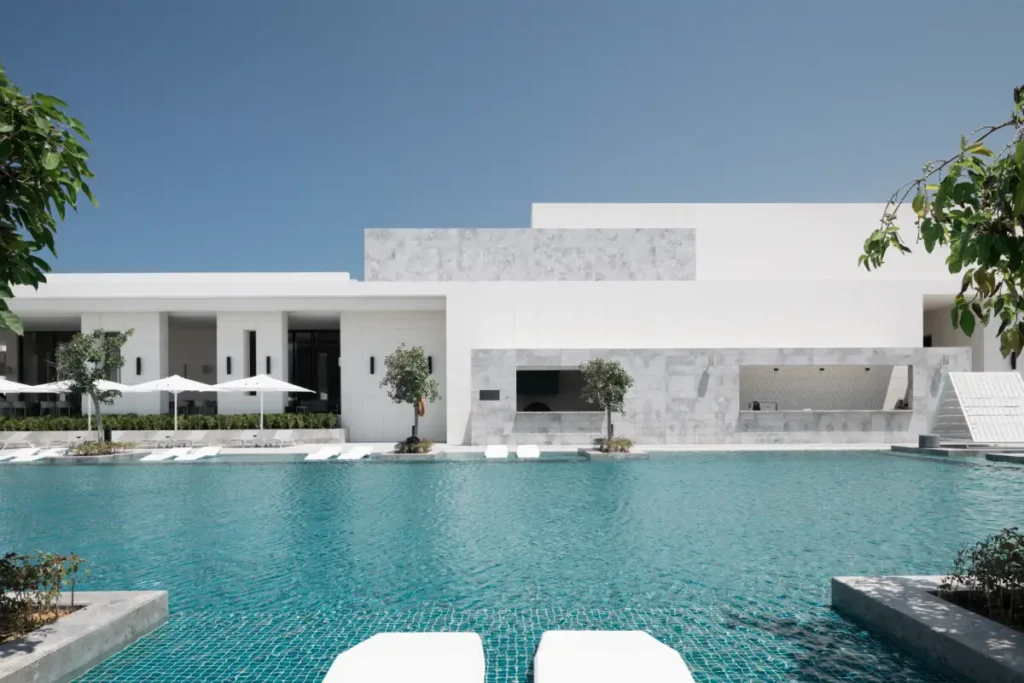 r my otel north coast 16